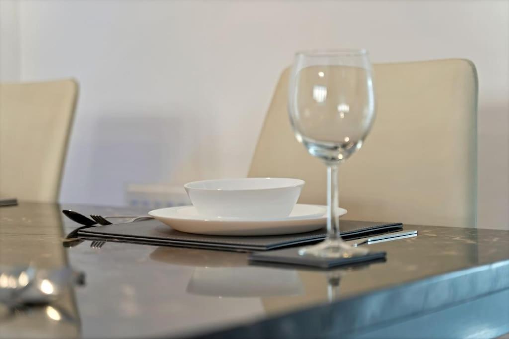 Luxury Birmingham City Centre Townhouse With Free Parking - Sleeps 4 - Perfect For Contractors, Business Travellers, Families And Other Groups - Near Bullring, Newstreet, Selfridges, Nec, Nia & Birmingham Airport Exterior photo